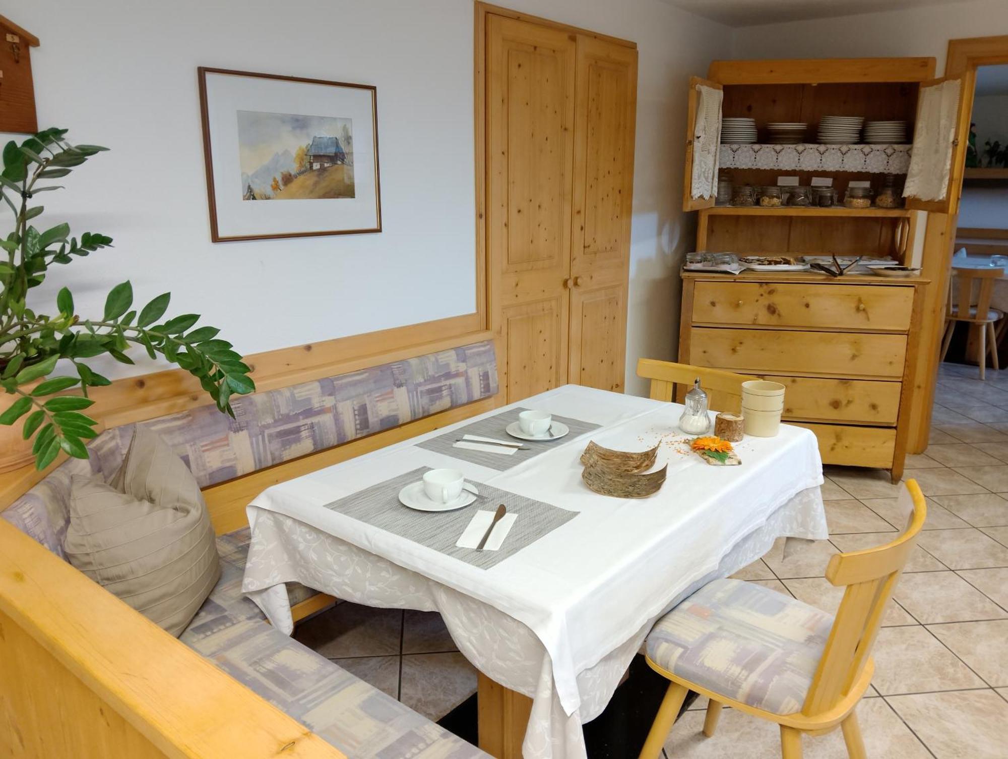 Garni Hattlerhof B&B Bruneck Buitenkant foto