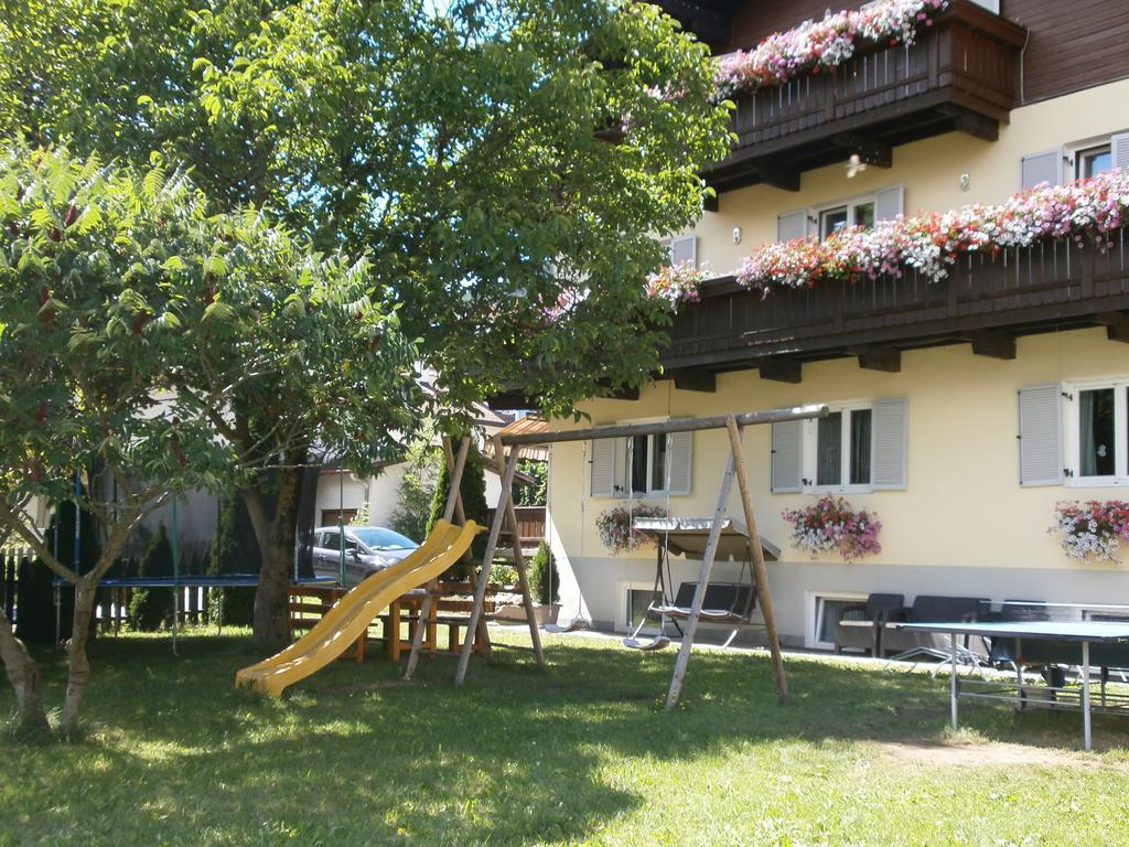 Garni Hattlerhof B&B Bruneck Buitenkant foto